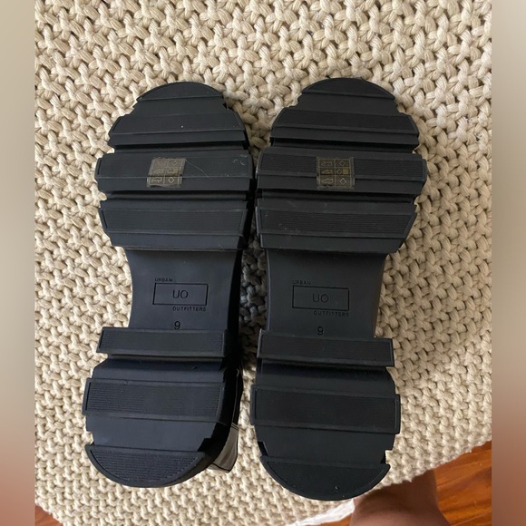 Urban Outfitters Chunky sole boots - Picture 4 of 6